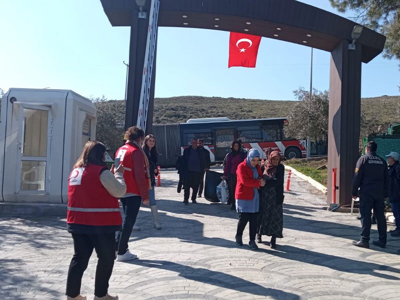 1tkda-1 TCDD TESİSLERİ KAPILARINI DEPREMZEDELERE AÇTI