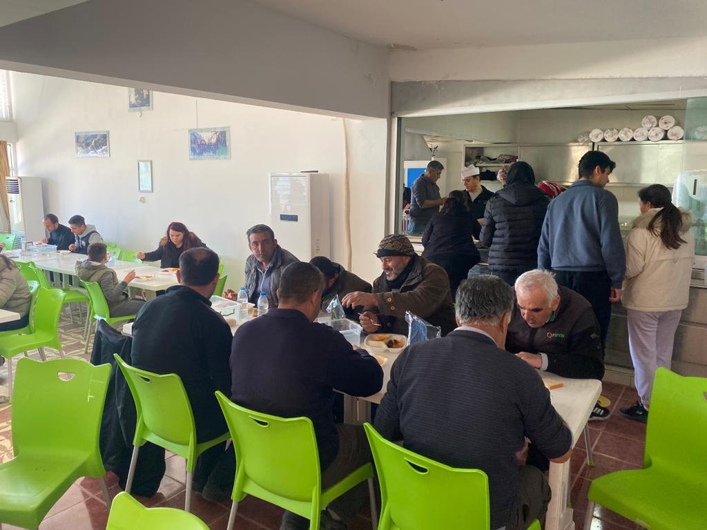 Fo7ehoGX0AMVwSg-1 TCDD TESİSLERİ KAPILARINI DEPREMZEDELERE AÇTI