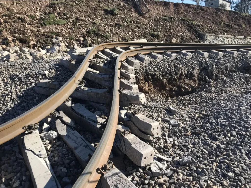 deprem_ray_3-1-1024x768 DEPREM DEMİRYOLU HATLARINI DA ETKİLEDİ