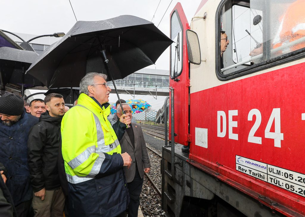 mlKMFm2B2I-1-1024x730 Sakarya Kardeşlik Kenti İçin İskenderun’a Konteynerler Sevk Edildi.