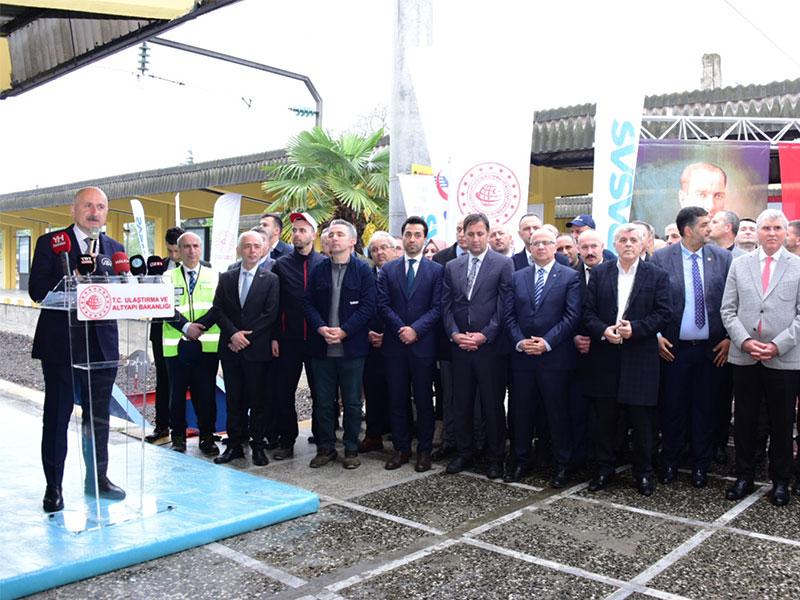 3elktr-1 MİLLÎ ELEKTRİKLİ TREN RAYLARDA!..