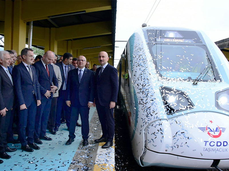 6elktr-1 MİLLÎ ELEKTRİKLİ TREN RAYLARDA!..