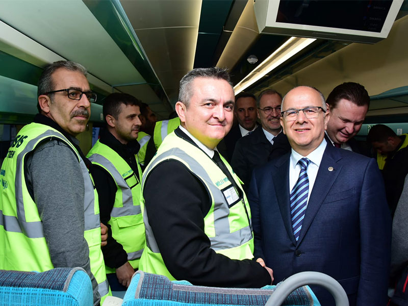 9elktr-1 MİLLÎ ELEKTRİKLİ TREN RAYLARDA!..